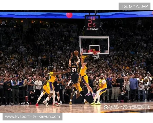 湖人队精诚合作，争夺季后赛资格，湖人队进季后赛